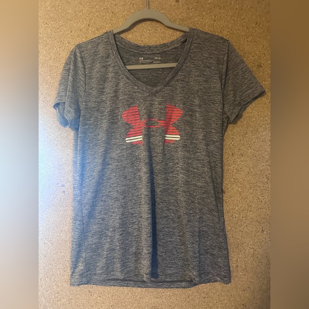 Under Armour Heather Gray V-Neck Tee with Red Emblem Size Medium